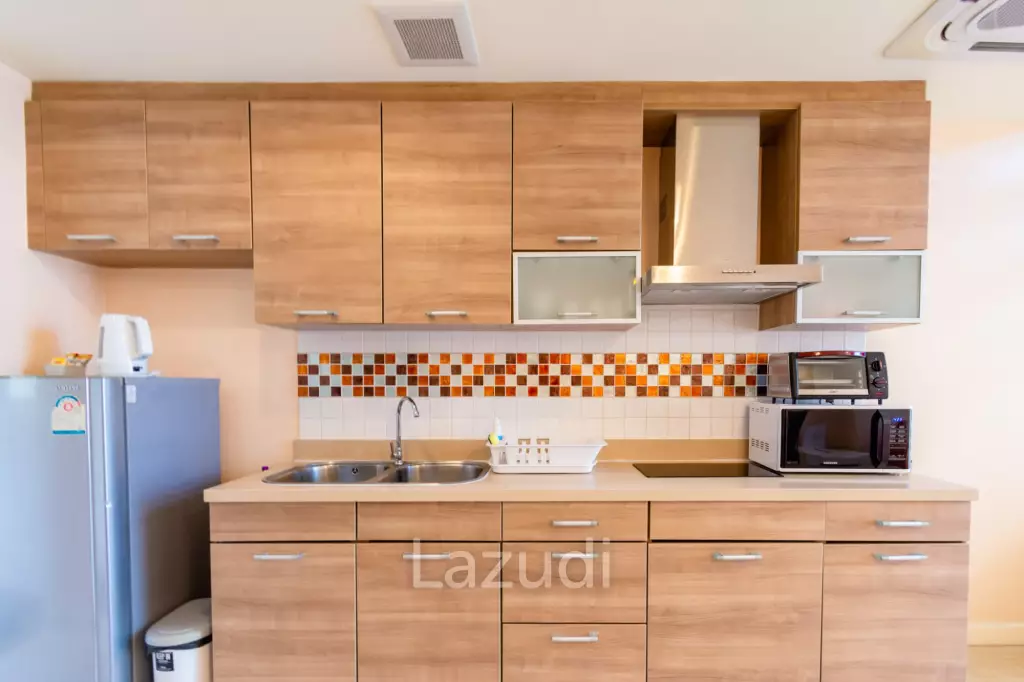 BOATHOUSE : 1 Bed Duplex condo with Pool View