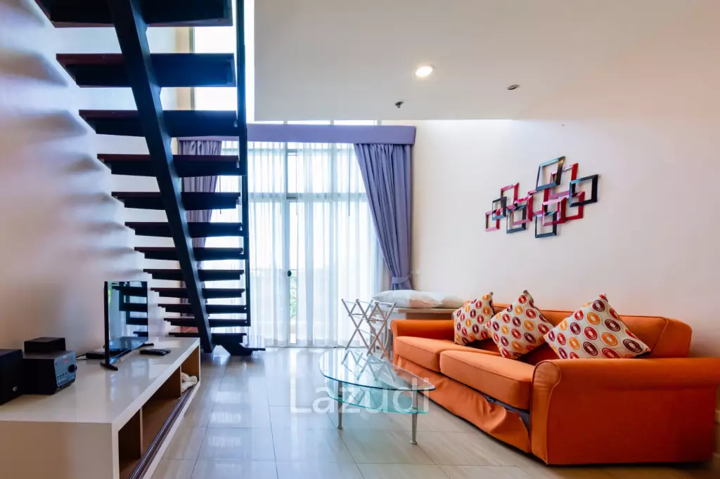 BOATHOUSE : 1 Bed Duplex condo with Pool View