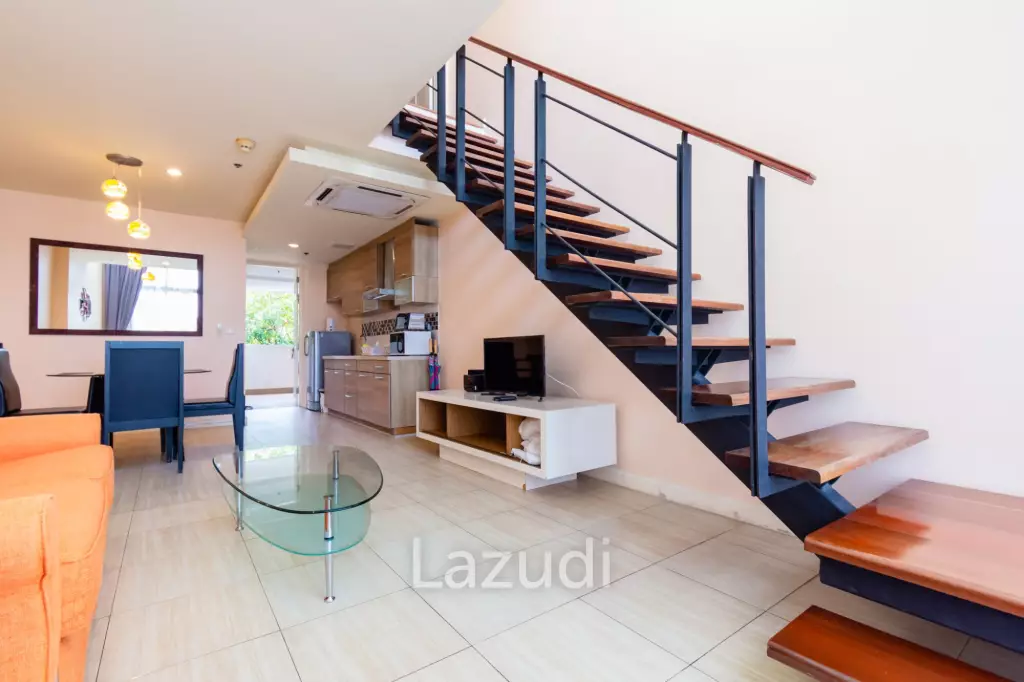 BOATHOUSE : 1 Bed Duplex condo with Pool View