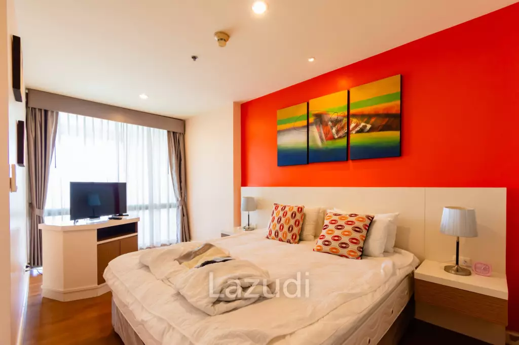 BOATHOUSE : 1 Bed Duplex condo with Pool View