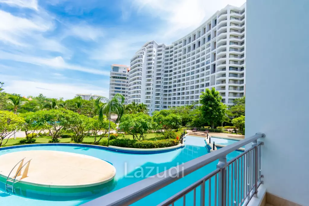 BOATHOUSE : 1 Bed Duplex condo with Pool View