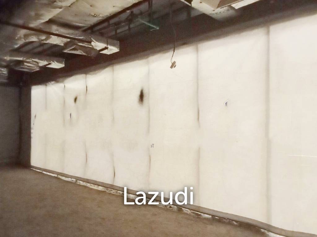 Retail space for rent in Silom