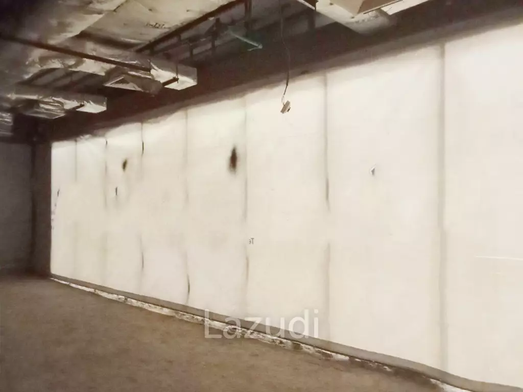 Retail space for rent in Silom