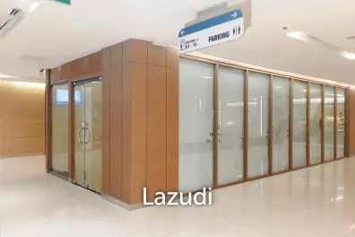 Retail space for rent in Silom