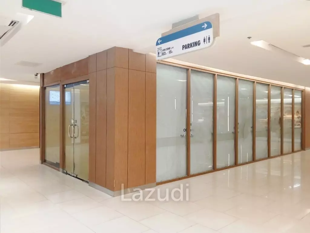 Retail space for rent in Silom