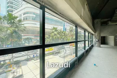 Prime Retail Space in Sukhumvit 22: Perfect for Restaurants, Clinics, Spas, Cafe, Etc.