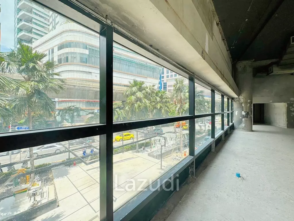 Prime Retail Space in Sukhumvit 22: Perfect for Restaurants, Clinics, Spas, Cafe, Etc.