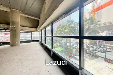 Prime Retail Space in Sukhumvit 22: Perfect for Restaurants, Clinics, Spas, Cafe, Etc.