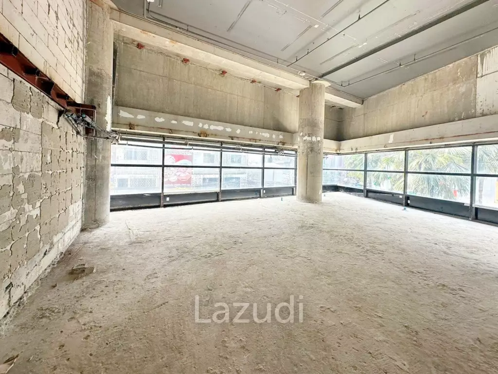 Prime Retail Space in Sukhumvit 22: Perfect for Restaurants, Clinics, Spas, Cafe, Etc.