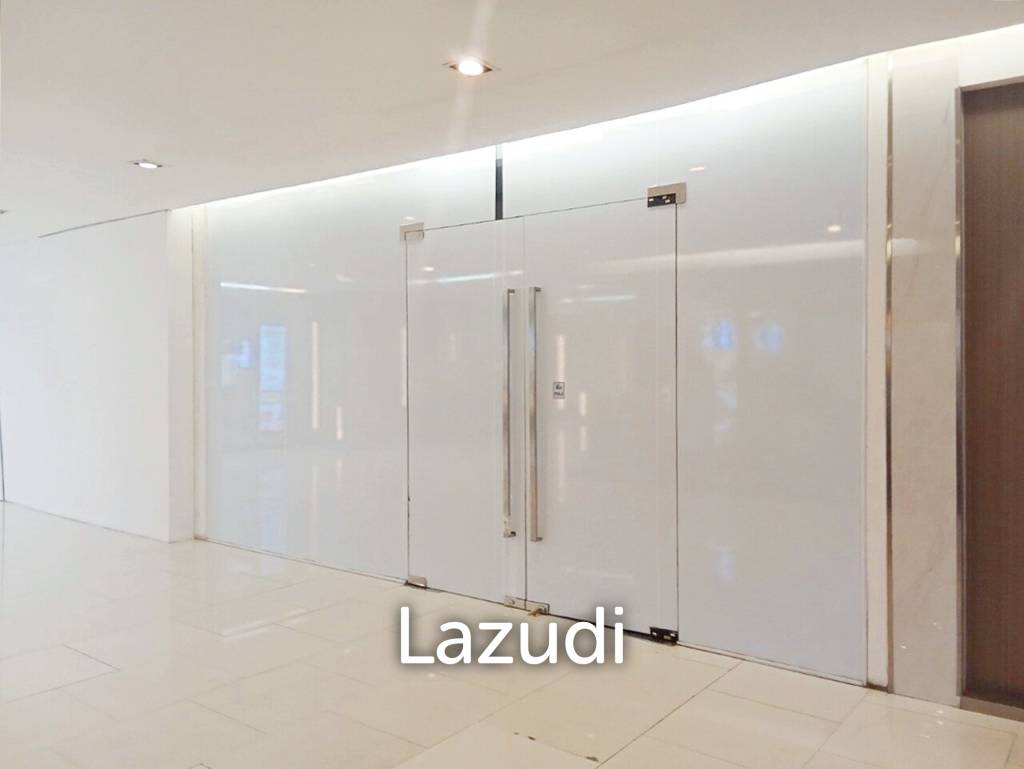 Retail space for rent in Silom