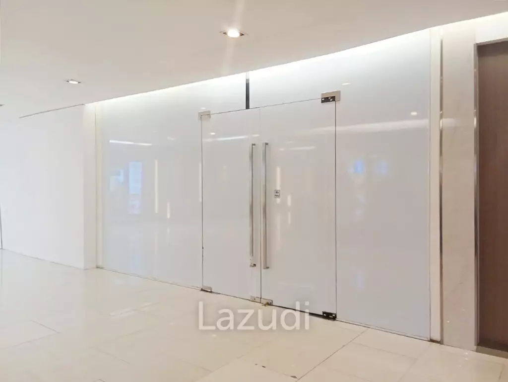 Retail space for rent in Silom
