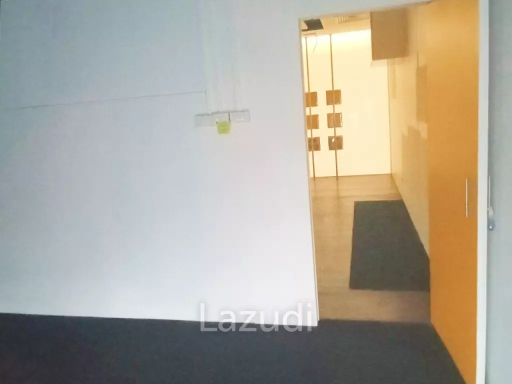 Retail space for rent in Silom