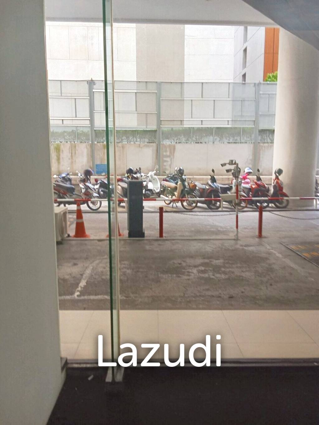 Retail space for rent in Silom