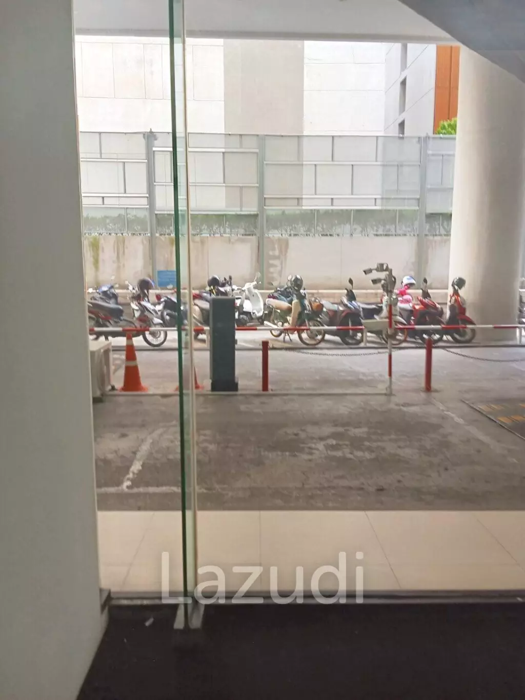 Retail space for rent in Silom