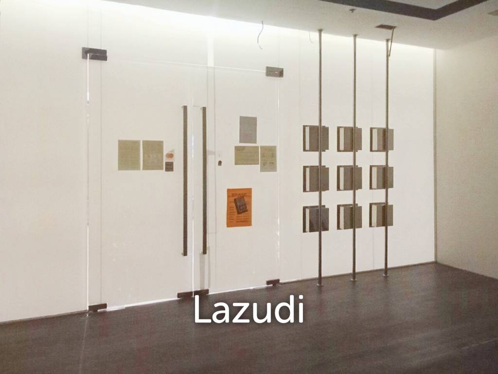 Retail space for rent in Silom