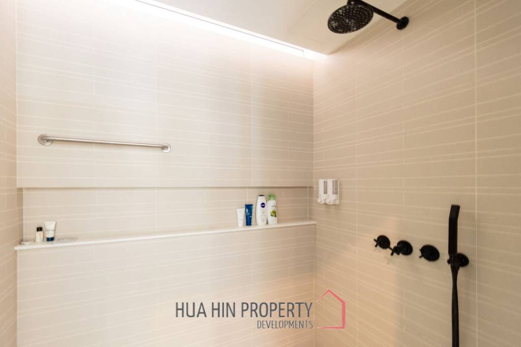 WAN VAYLA CONDO : 2 bed beachfront condo