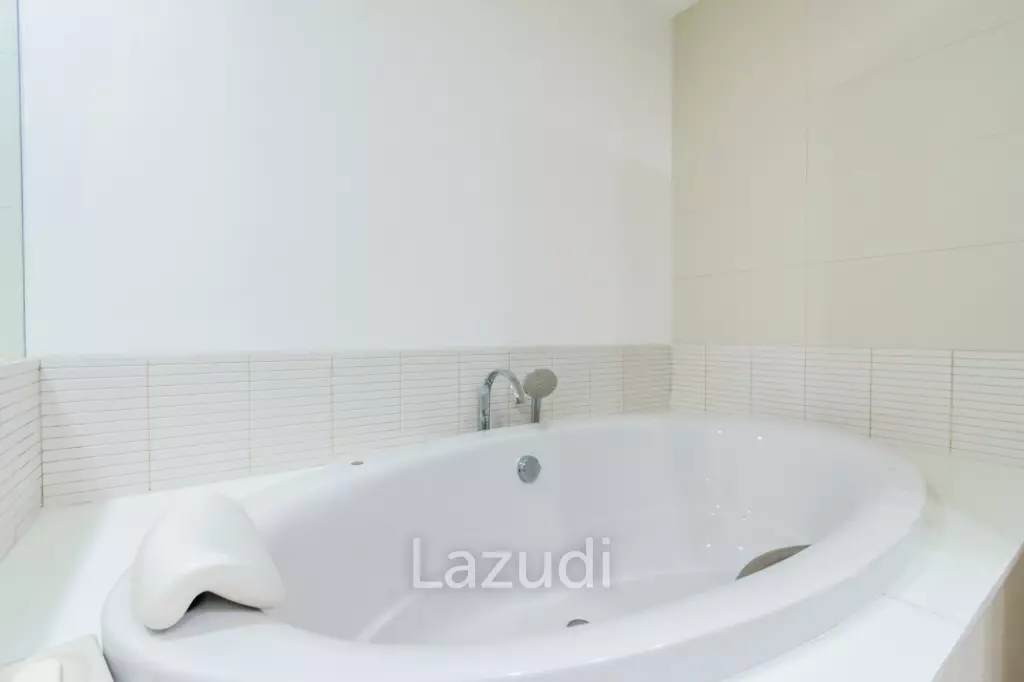 MALIBU : 2 Bed Pool View Condo