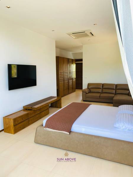 3 Bedroom Modern Villa for Rent in Nai Harn