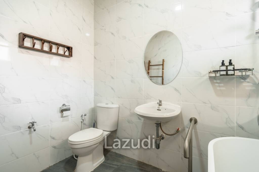 4 Bedrooms Cozy House for Rent in City