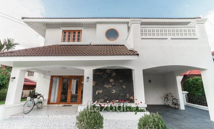 4 Bedrooms Cozy House for Rent in City