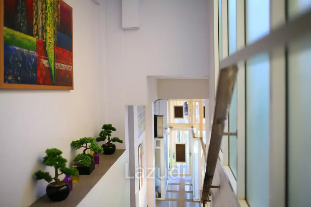 8 Beds 8 Baths 650 SQ.M Apartment in Pratumnak