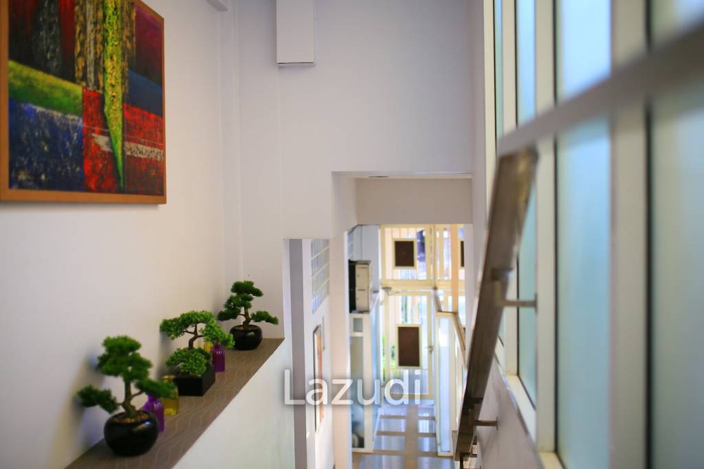 8 Beds 8 Baths 650 SQ.M Apartment in Pratumnak