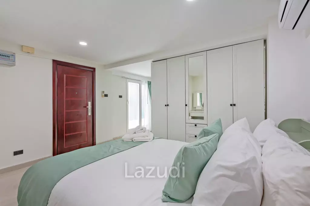 8 Beds 8 Baths 650 SQ.M Apartment in Pratumnak