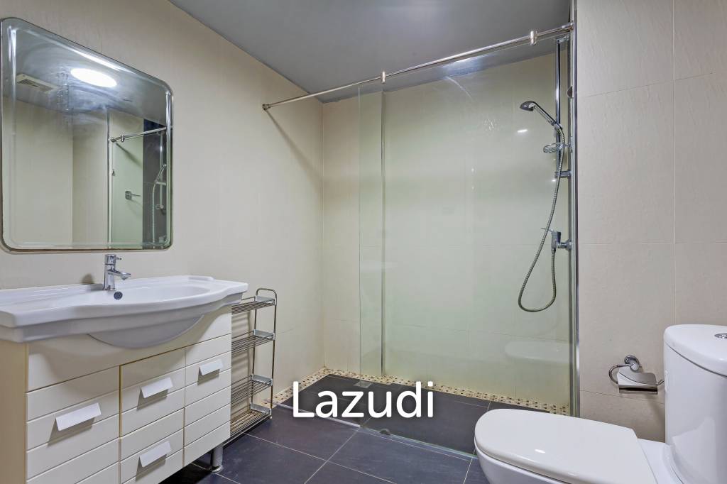 8 Beds 8 Baths 650 SQ.M Apartment in Pratumnak