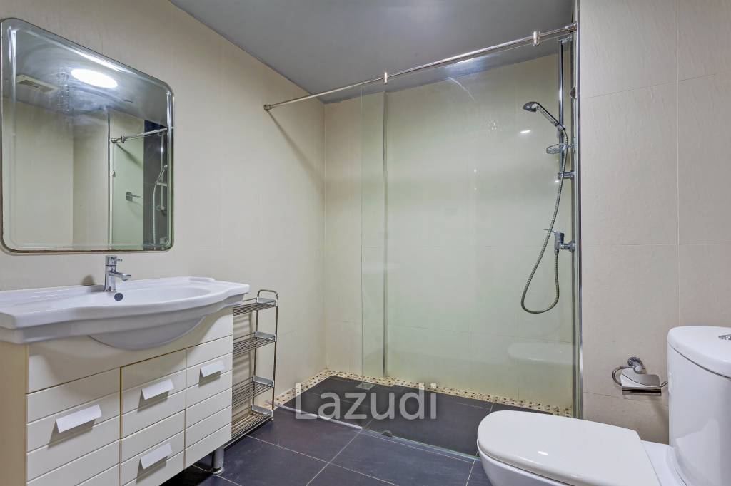 8 Beds 8 Baths 650 SQ.M Apartment in Pratumnak