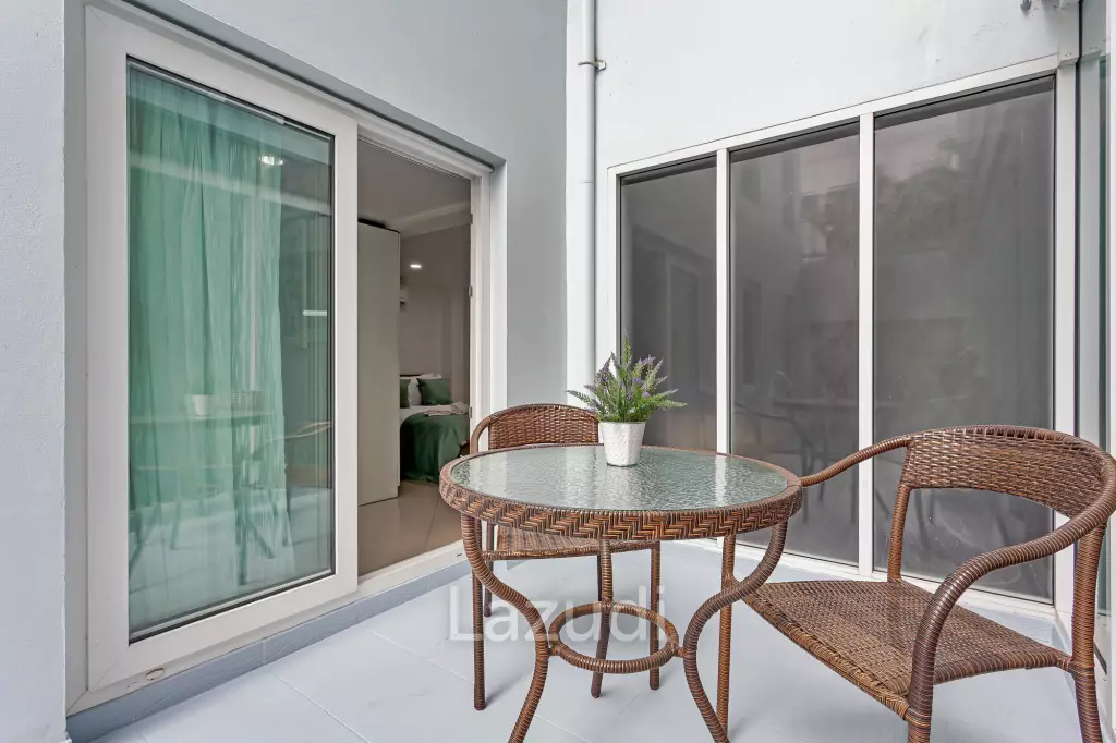 8 Beds 8 Baths 650 SQ.M Apartment in Pratumnak