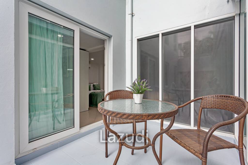 8 Beds 8 Baths 650 SQ.M Apartment in Pratumnak