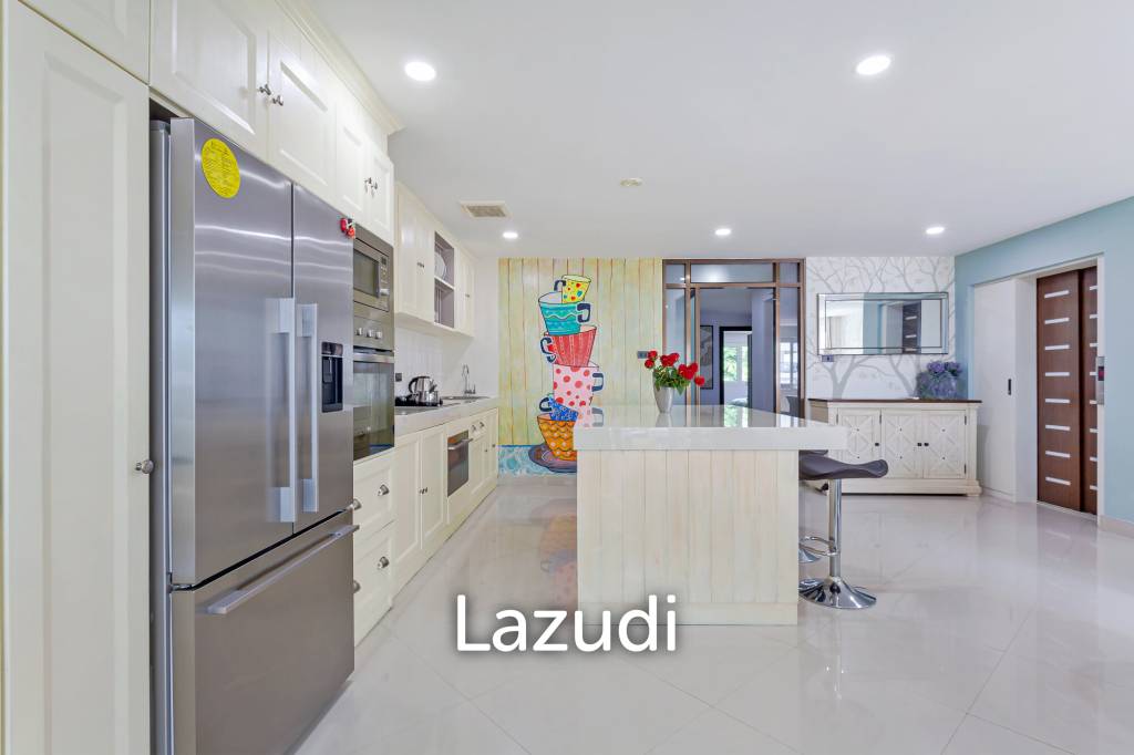 8 Beds 8 Baths 650 SQ.M Apartment in Pratumnak