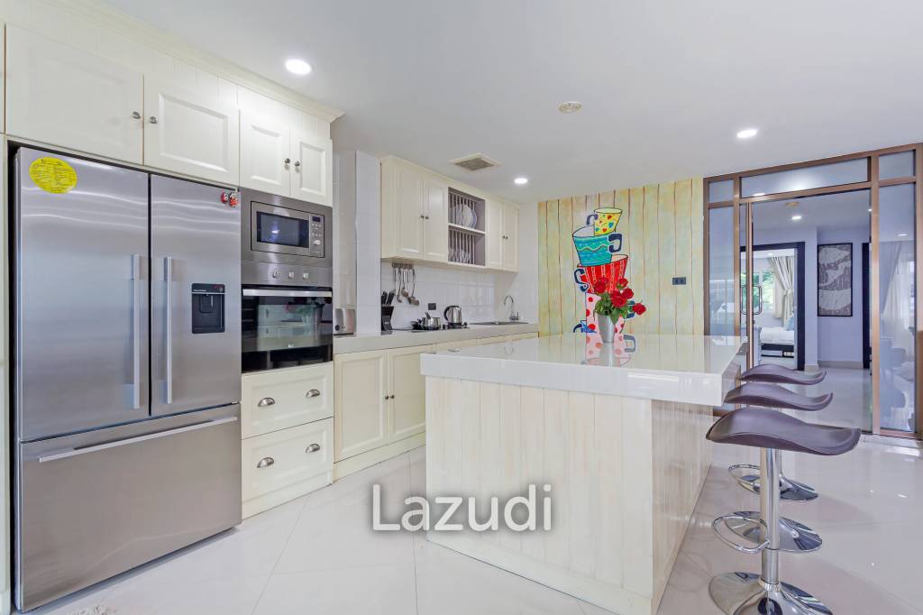 8 Beds 8 Baths 650 SQ.M Apartment in Pratumnak