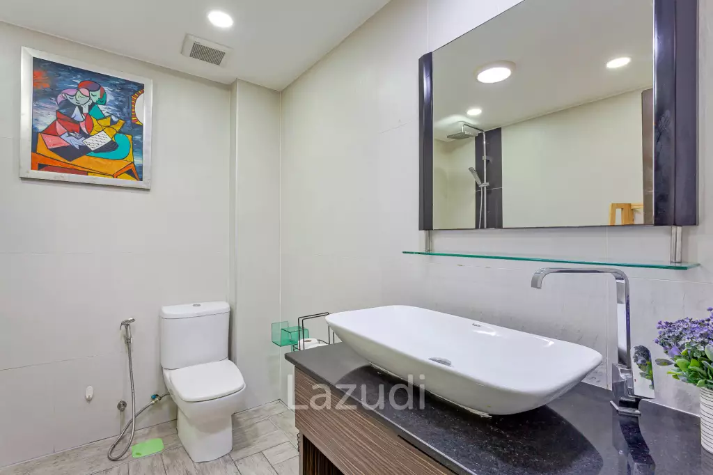 8 Beds 8 Baths 650 SQ.M Apartment in Pratumnak
