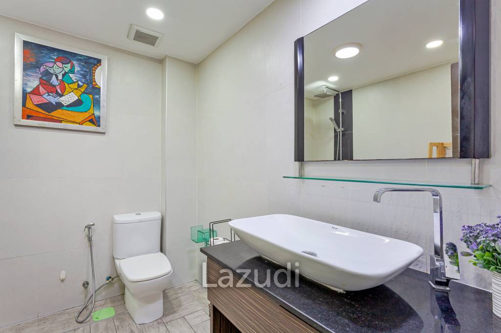 8 Beds 8 Baths 650 SQ.M Apartment in Pratumnak