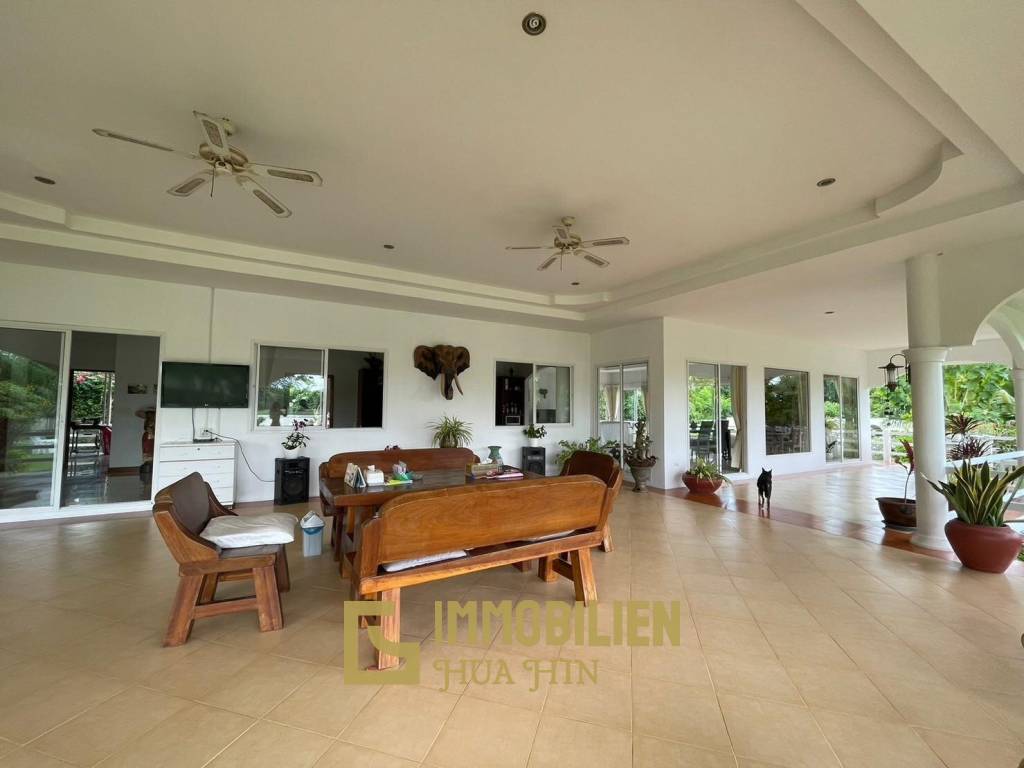 Stunning 3 Bedroom Villa In Cha Am For Sale