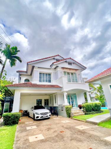 3 Bedroom House for rent at Land and Houses Park 3 Bedroom House for rent at Land and Houses Park