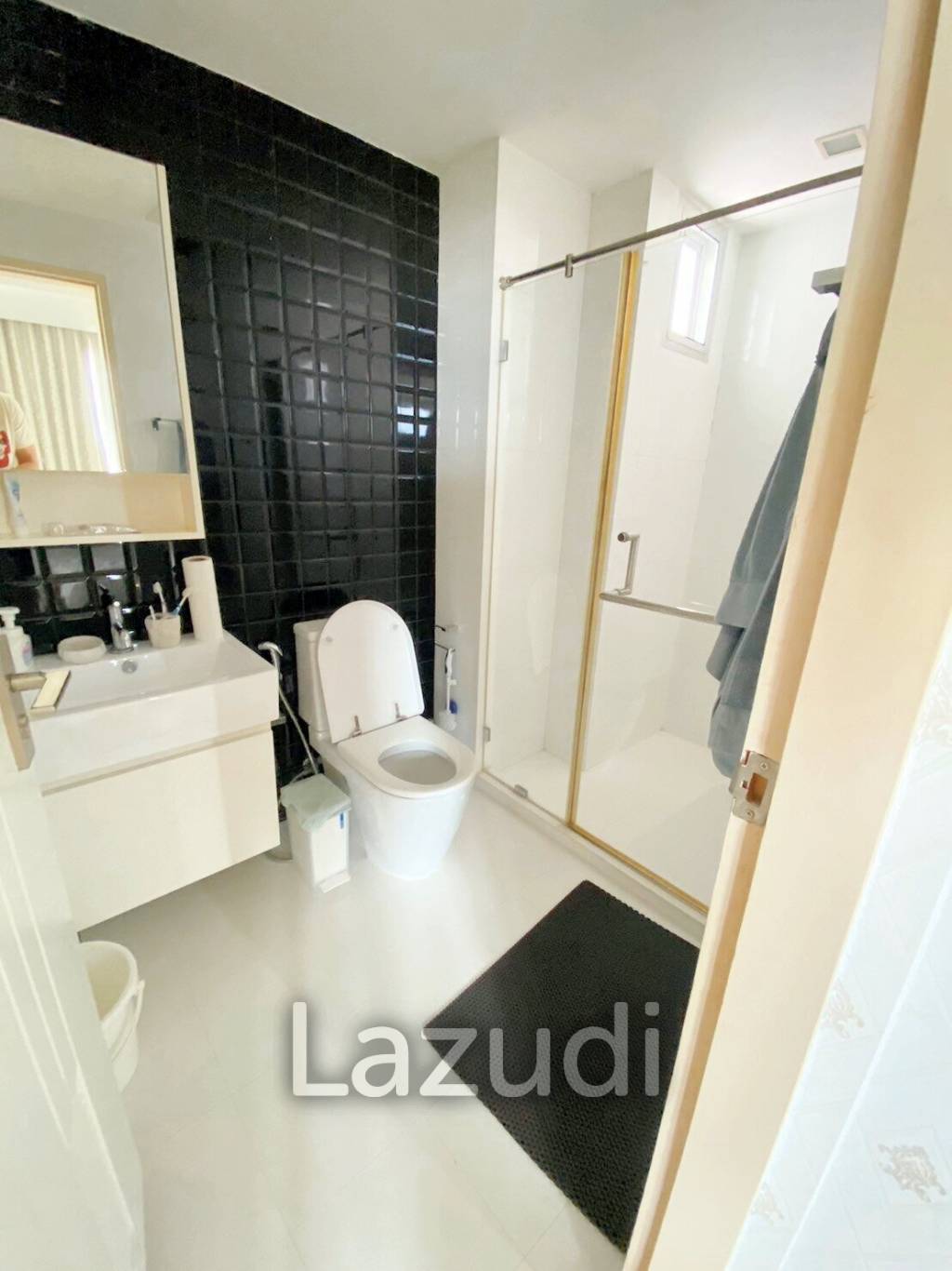 1 Bed 1 Bath 42 SQ.M The Room Sukhumvit 64