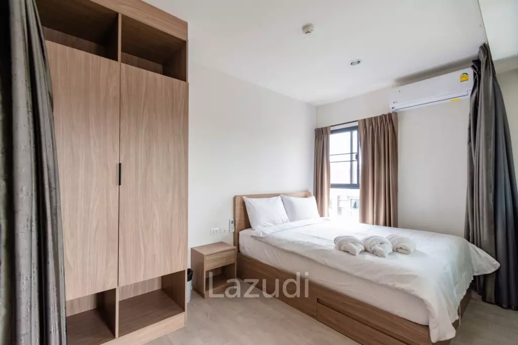 LA CASITA : 2 Bed Pool View condo in town