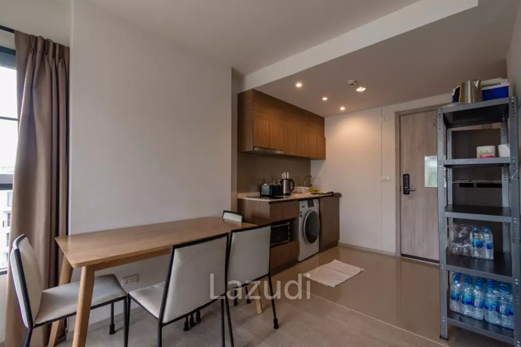 LA CASITA : 2 Bed Pool View condo in town