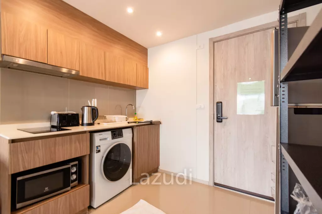LA CASITA : 2 Bed Pool View condo in town
