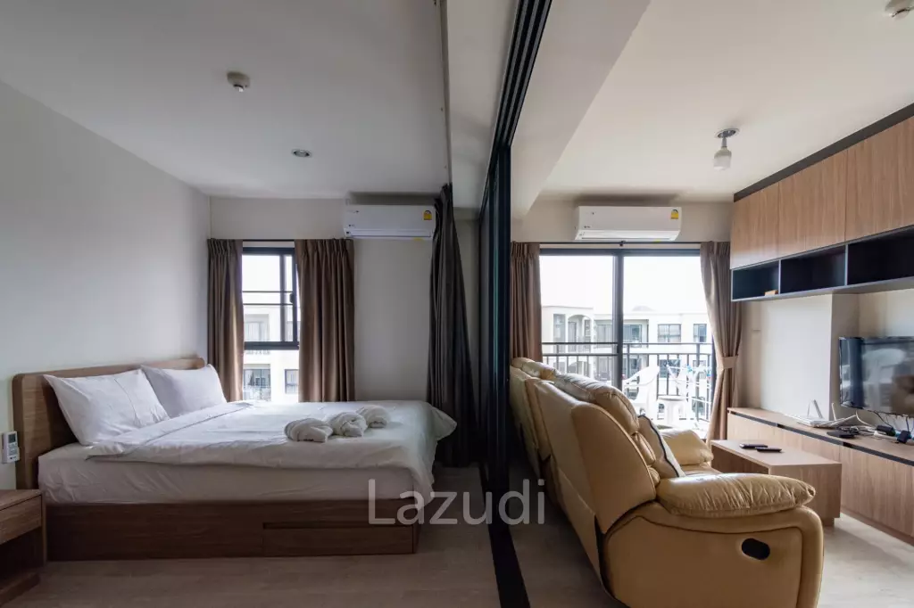 LA CASITA : 2 Bed Pool View condo in town
