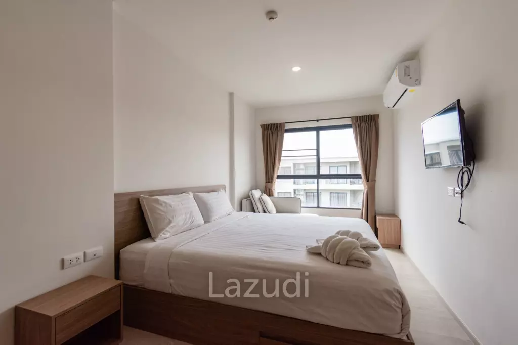 LA CASITA : 2 Bed Pool View condo in town