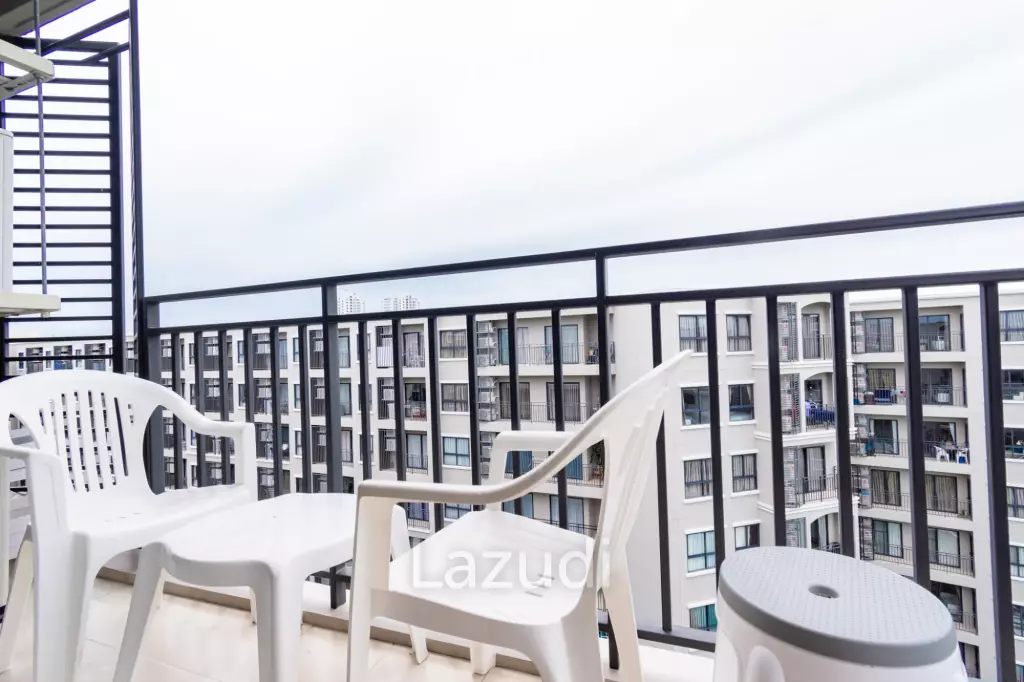 LA CASITA : 2 Bed Pool View condo in town