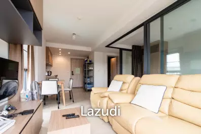 LA CASITA : 2 Bed Pool View condo in town