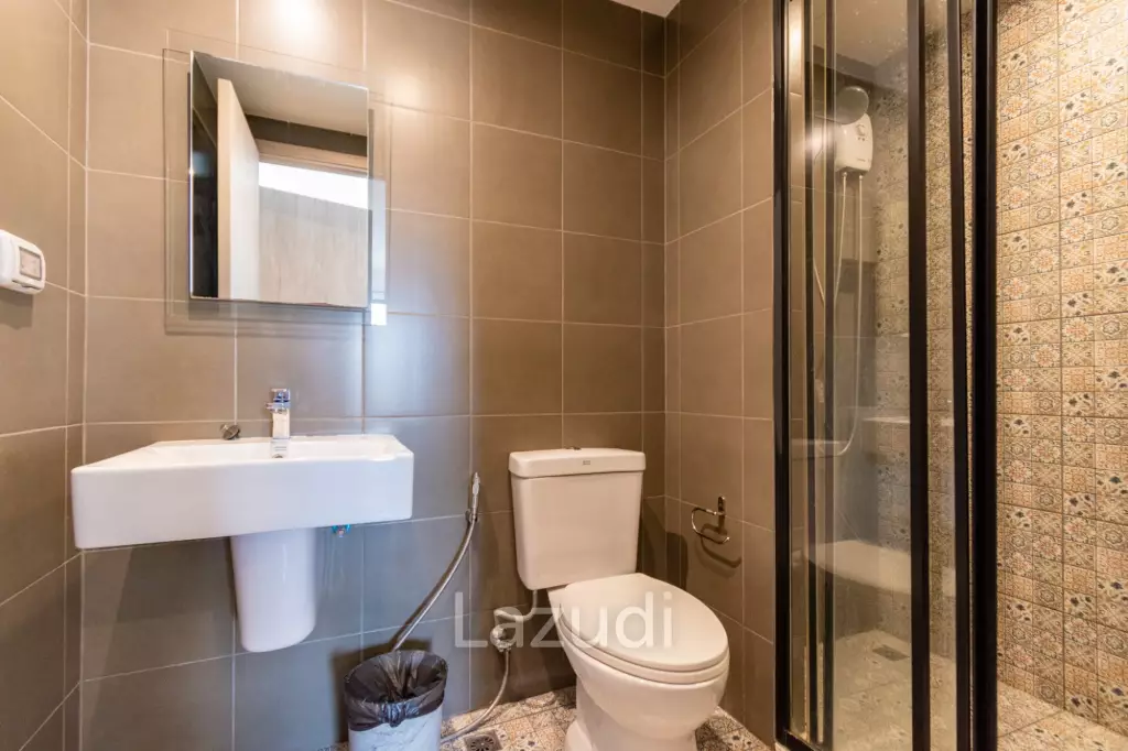 LA CASITA : 2 Bed Pool View condo in town