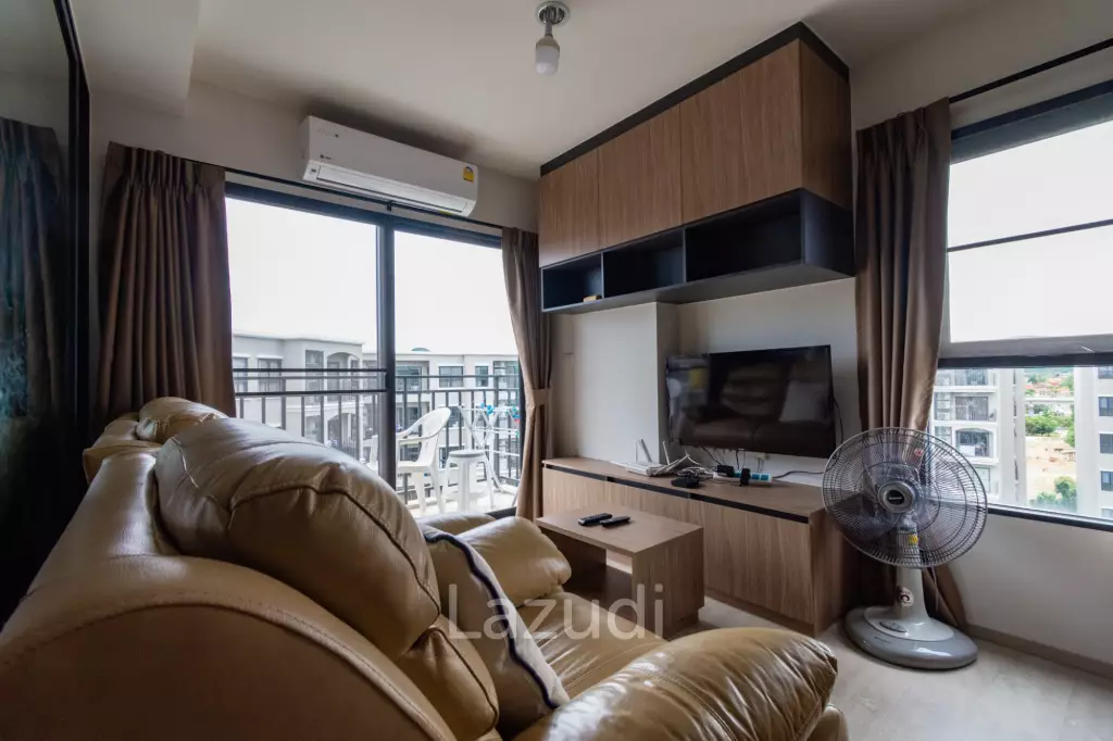 LA CASITA : 2 Bed Pool View condo in town