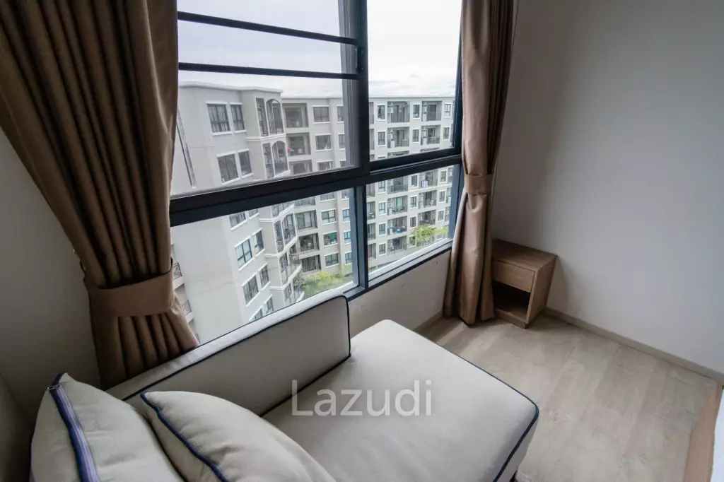 LA CASITA : 2 Bed Pool View condo in town