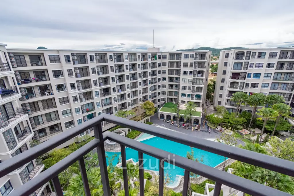LA CASITA : 2 Bed Pool View condo in town