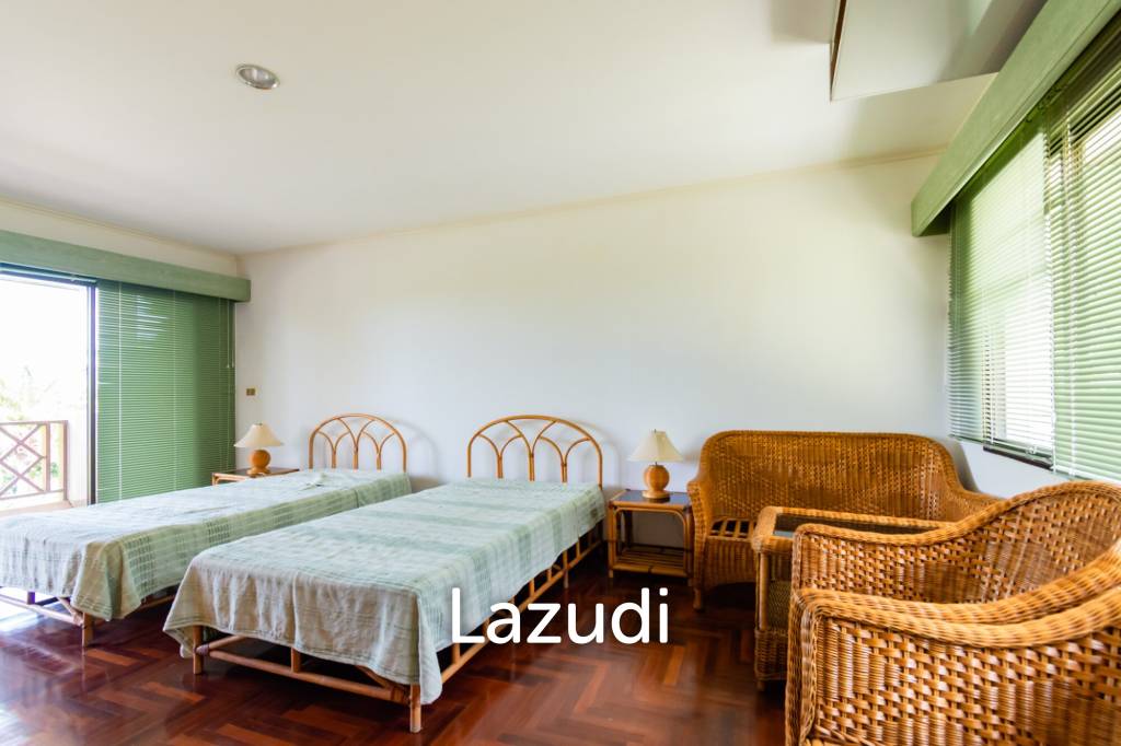 PALM HILLS CONDO : 3 Bed Condo with mountain and seaview